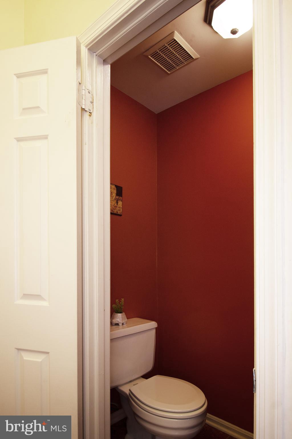 OAKTON VILLAGE - Residential Lease