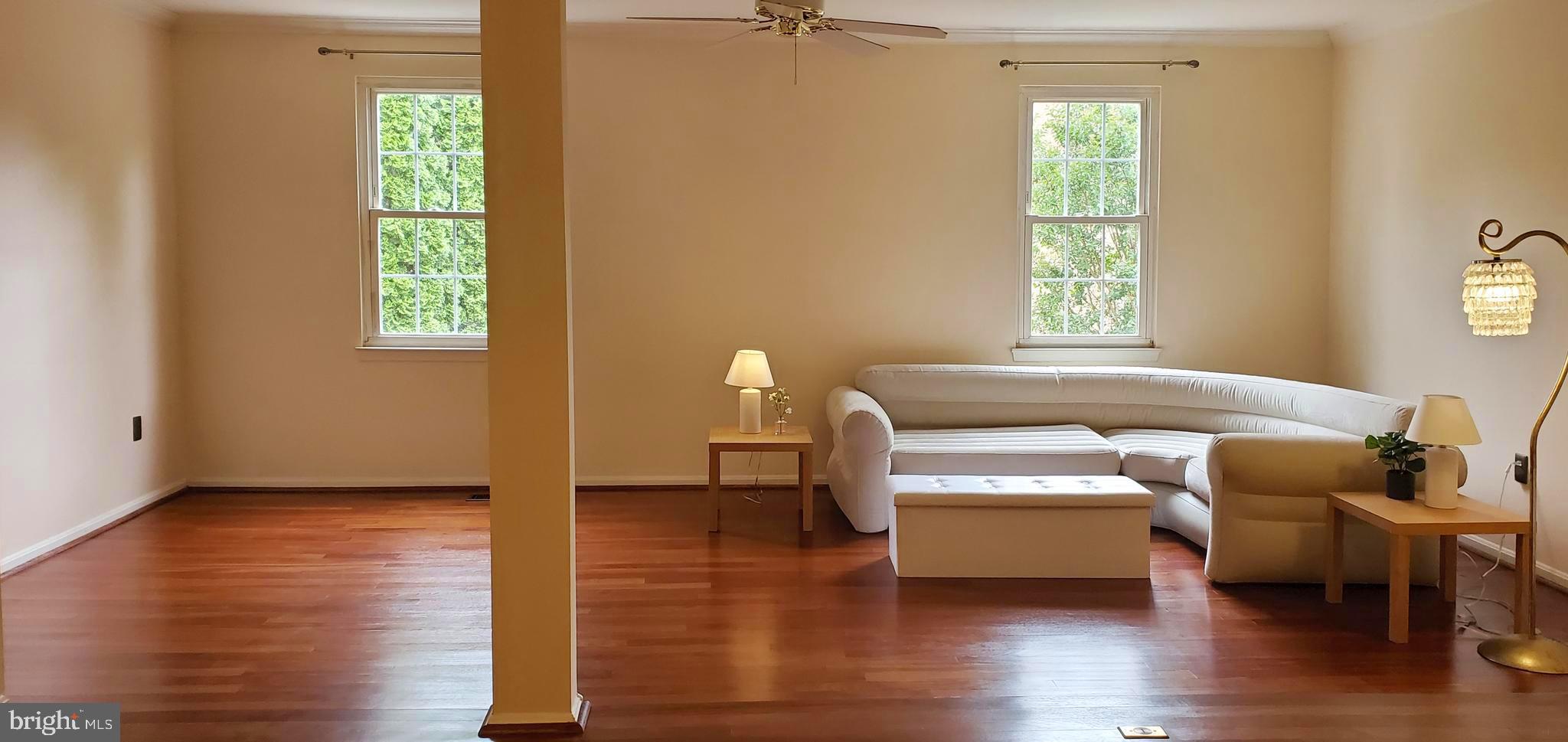 OAKTON VILLAGE - Residential Lease