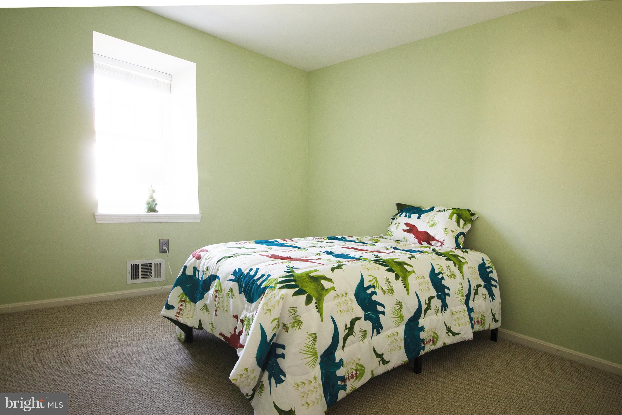 OAKTON VILLAGE - Residential Lease