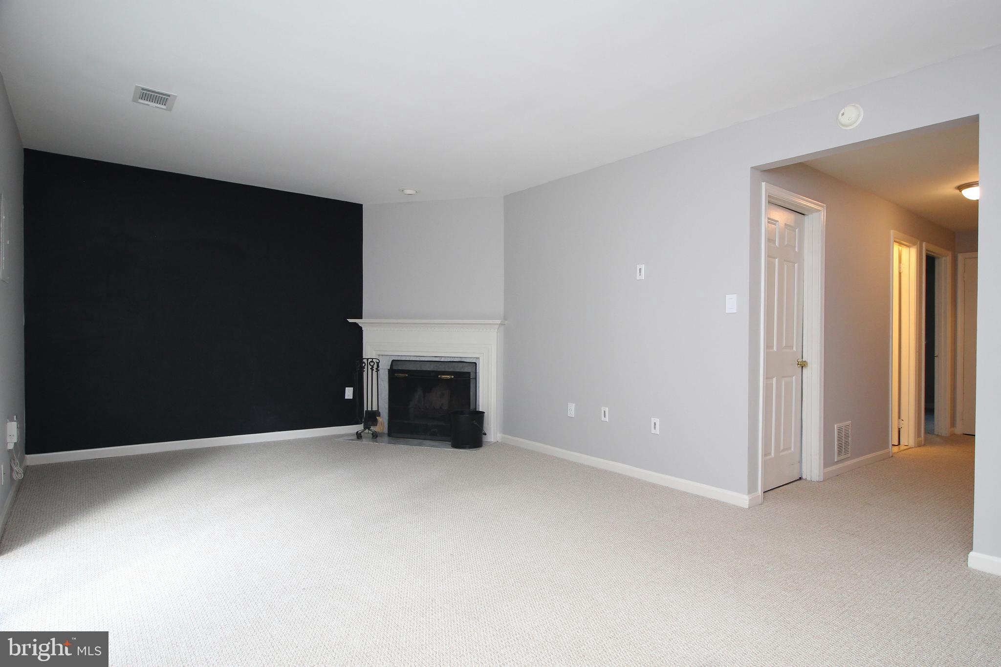 OAKTON VILLAGE - Residential Lease