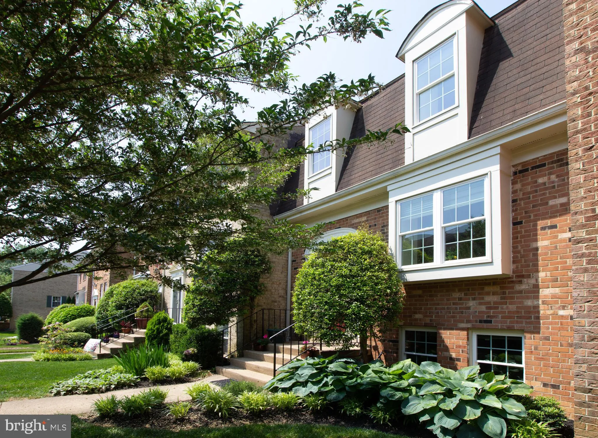 Oakton, Virginia 22124, United States, 4 Bedrooms Bedrooms, ,4 BathroomsBathrooms,Residential,Active,9043