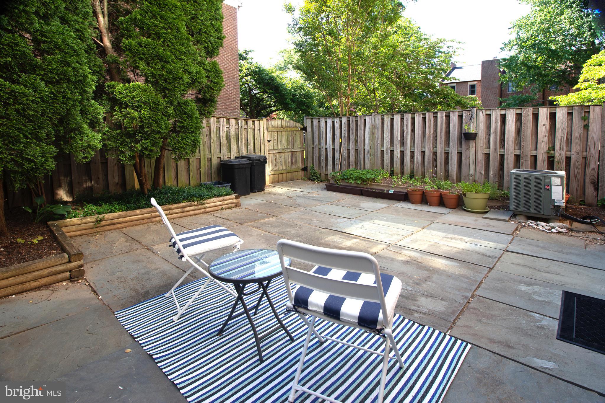 OAKTON VILLAGE - Residential Lease