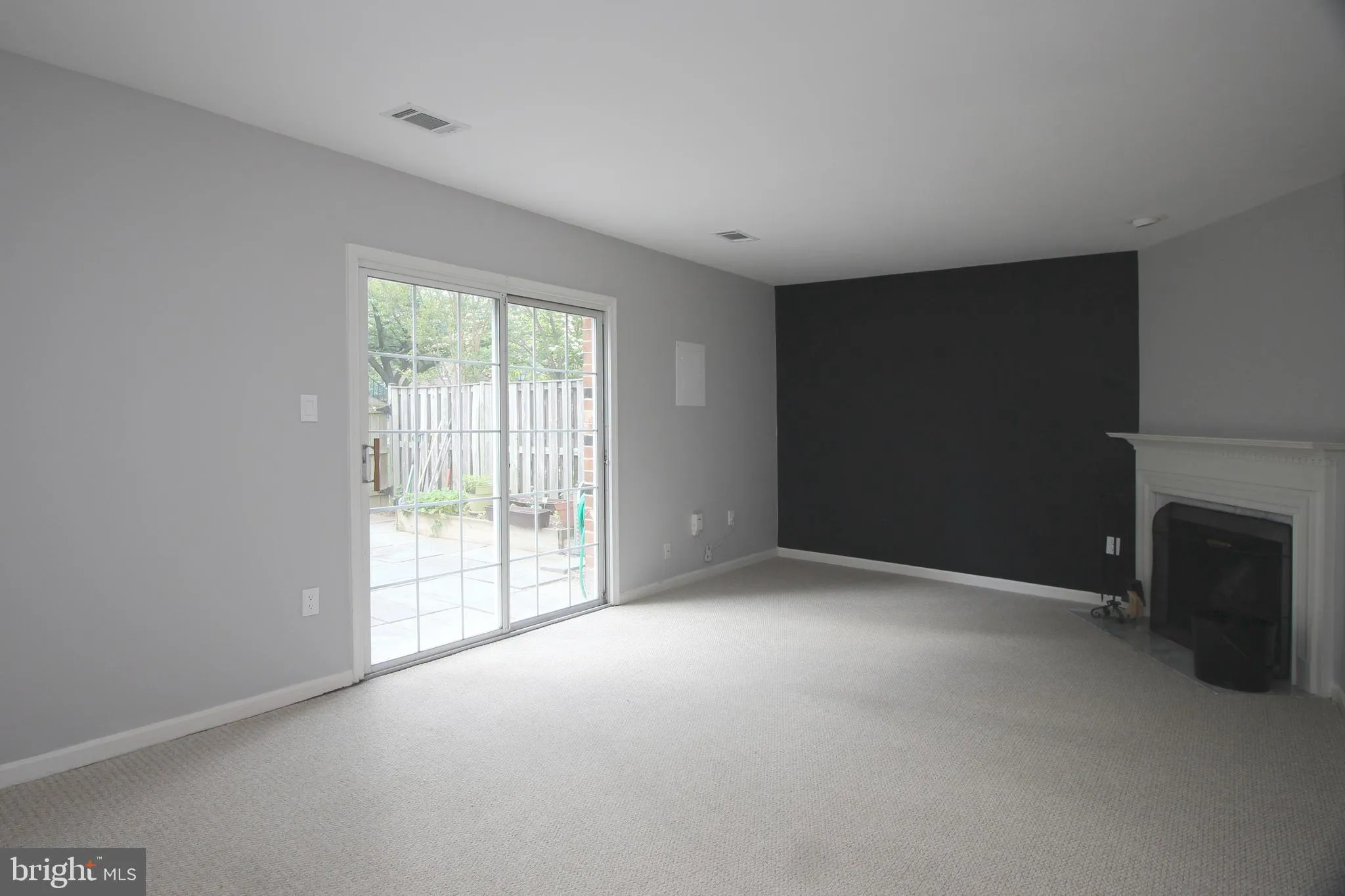 Oakton, Virginia 22124, United States, 4 Bedrooms Bedrooms, ,4 BathroomsBathrooms,Residential,Active,9043