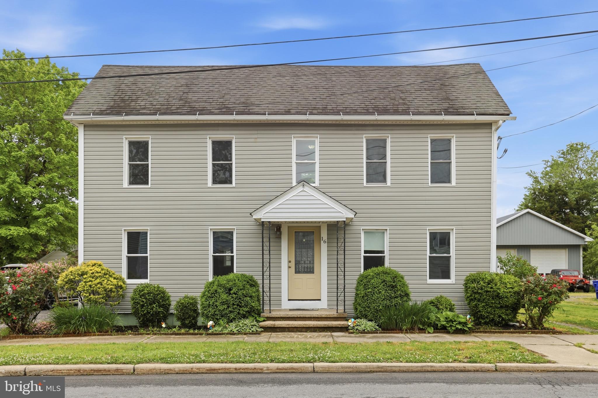 16 W DAVID STREET