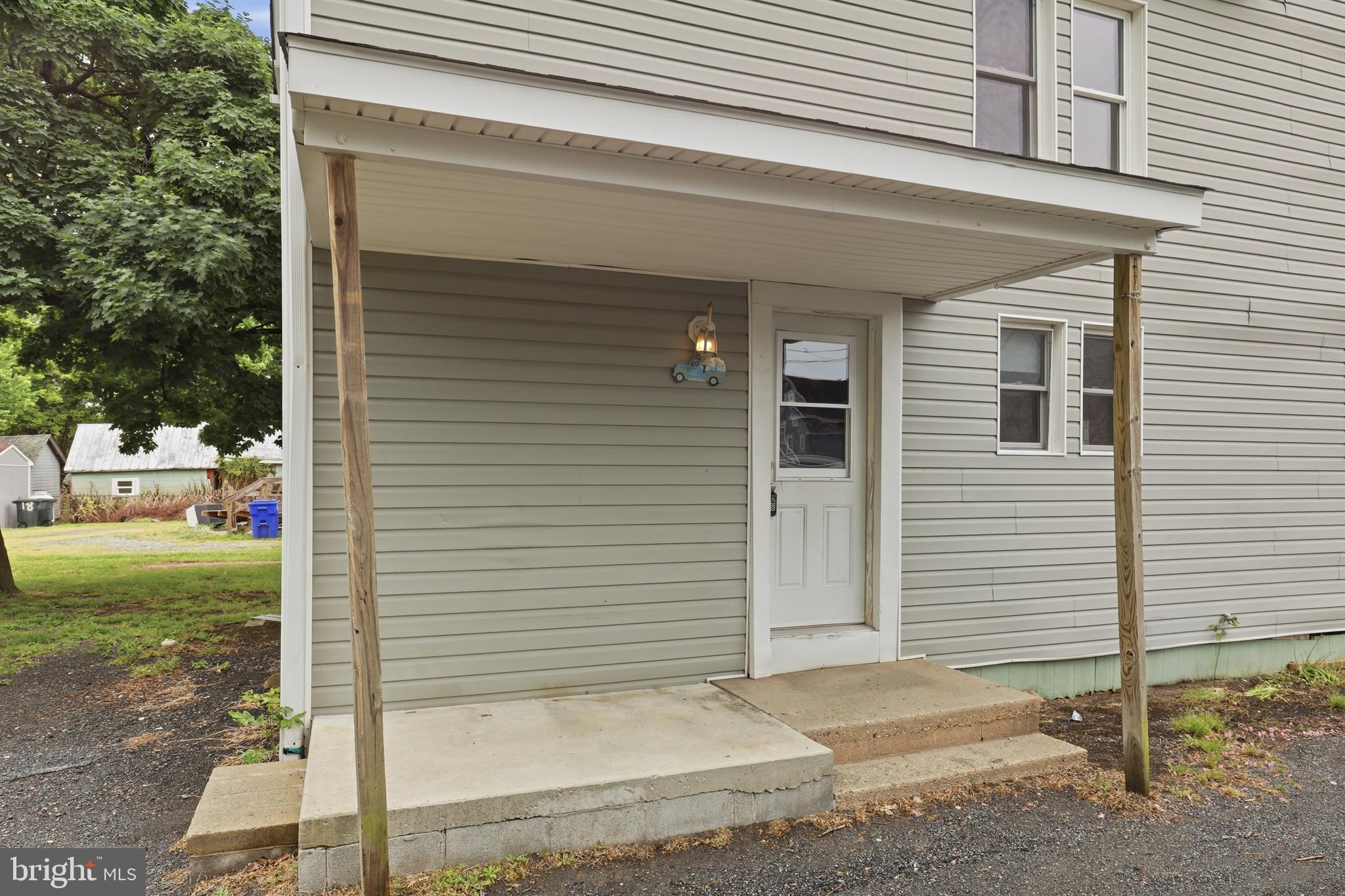 16 W DAVID STREET