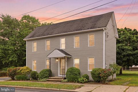 Homes For Sale - 16 W David Street<br/> FREDERICA, DE 19946