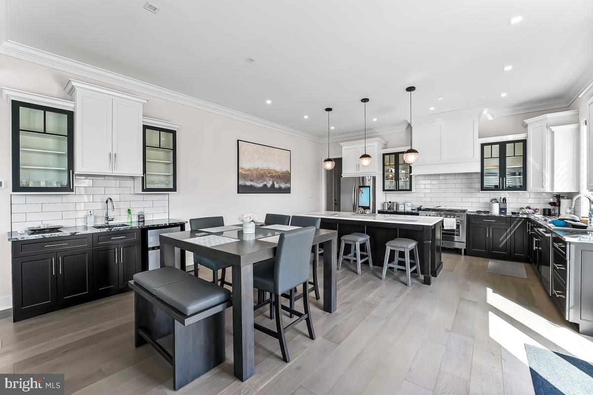 HAYDN MANOR - Residential