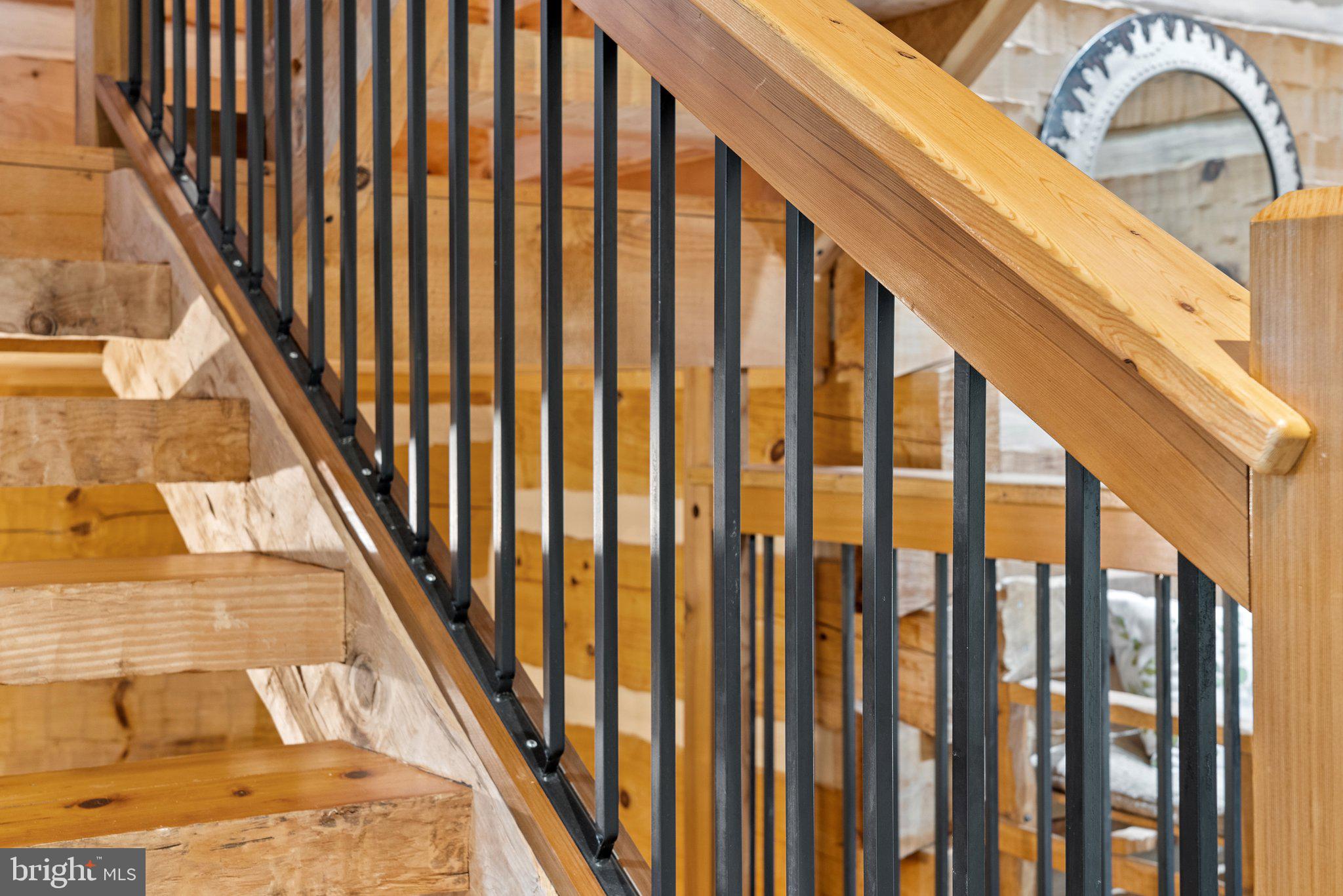 BETWEEN HILLS - Residential