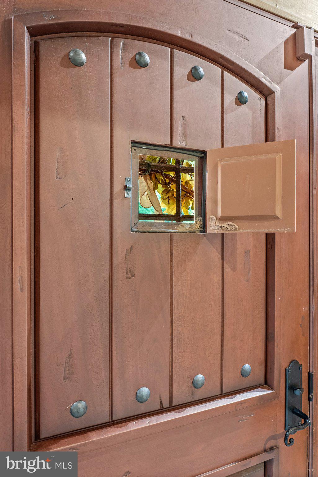 BETWEEN HILLS - Residential