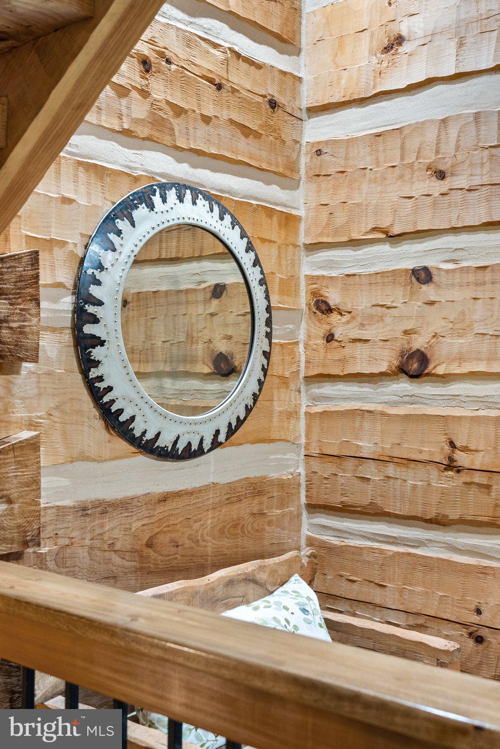 BETWEEN HILLS - Residential