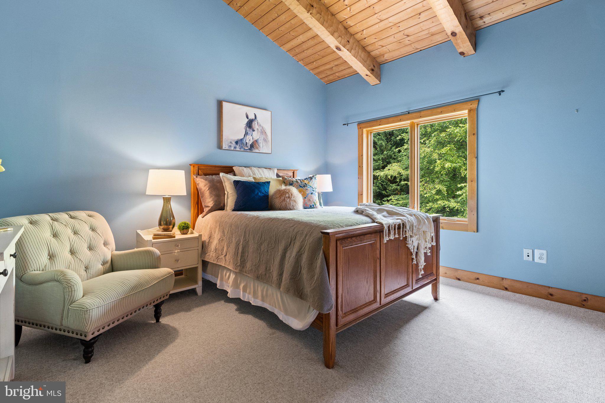 BETWEEN HILLS - Residential