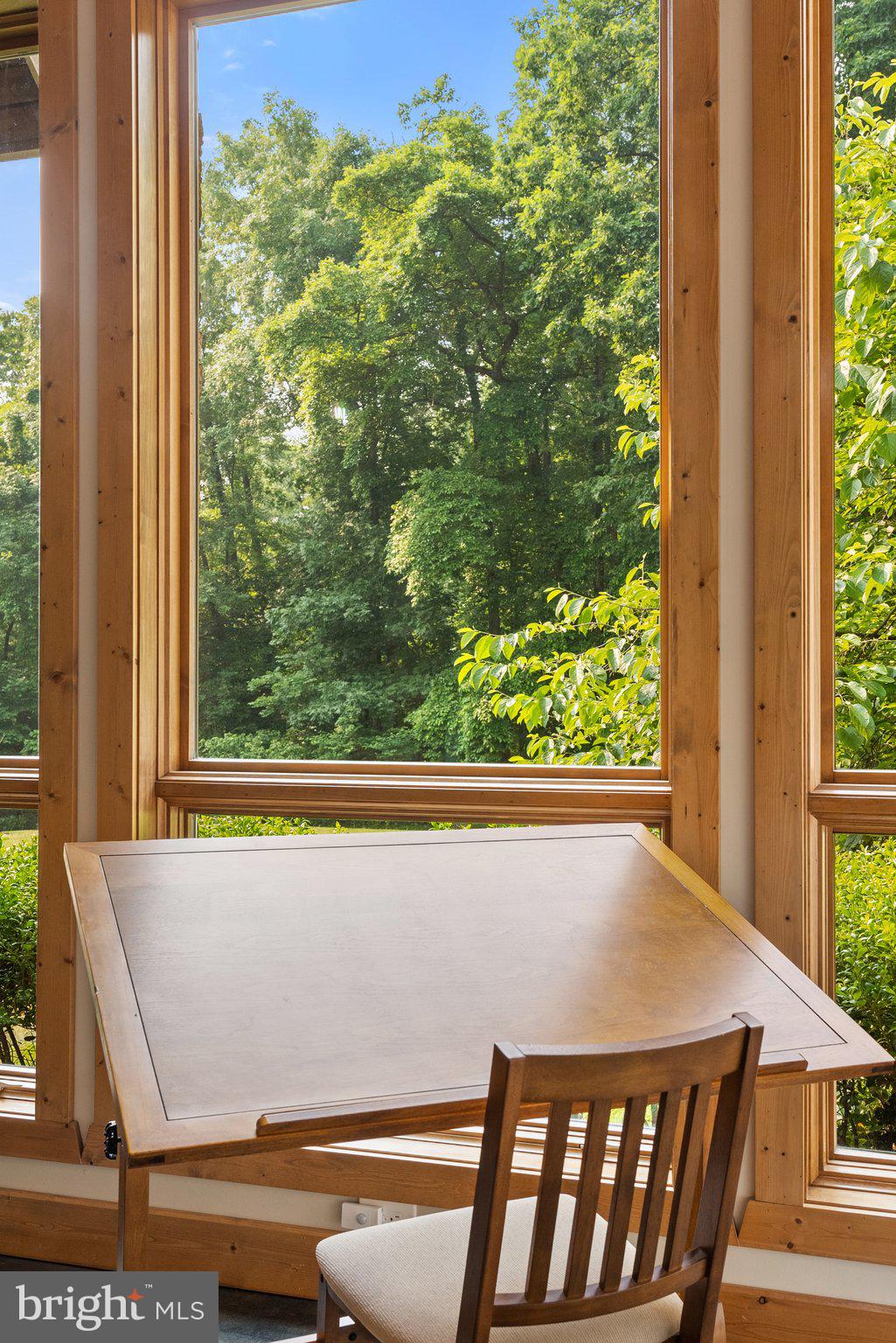 BETWEEN HILLS - Residential