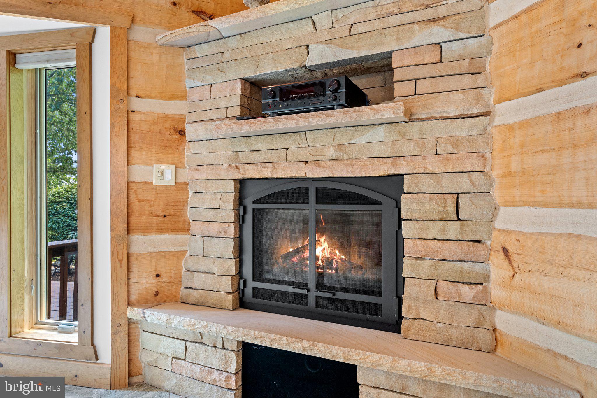 BETWEEN HILLS - Residential