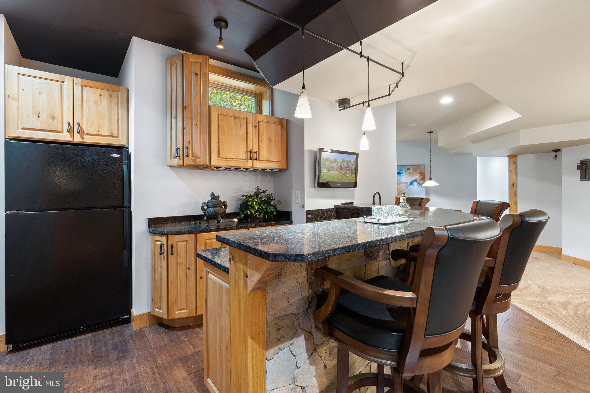 BETWEEN HILLS - Residential