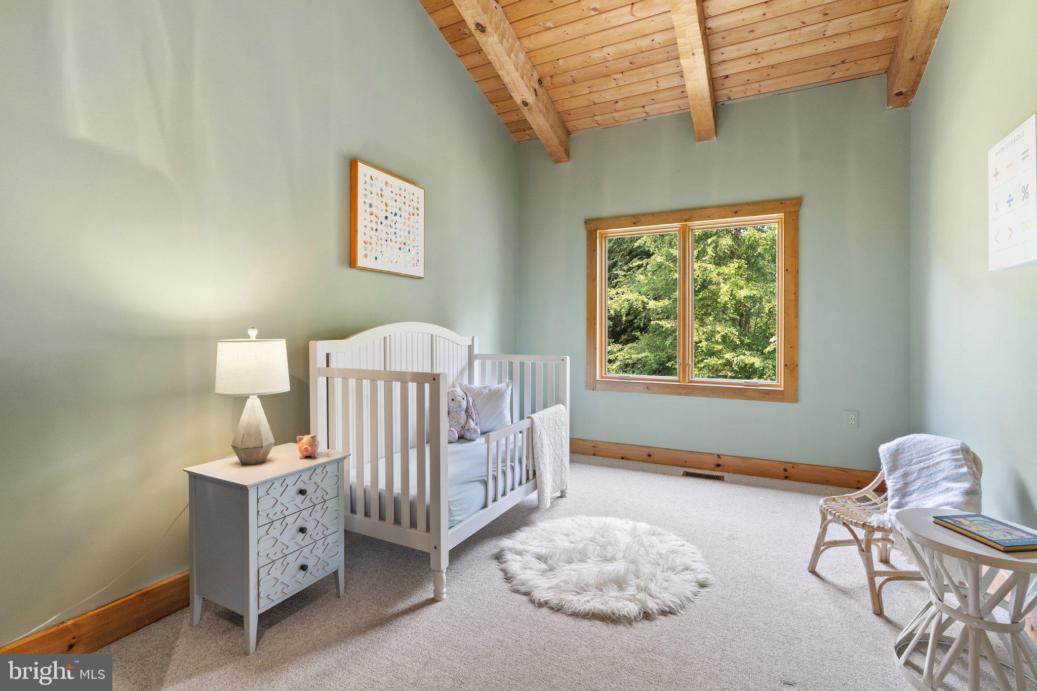 BETWEEN HILLS - Residential