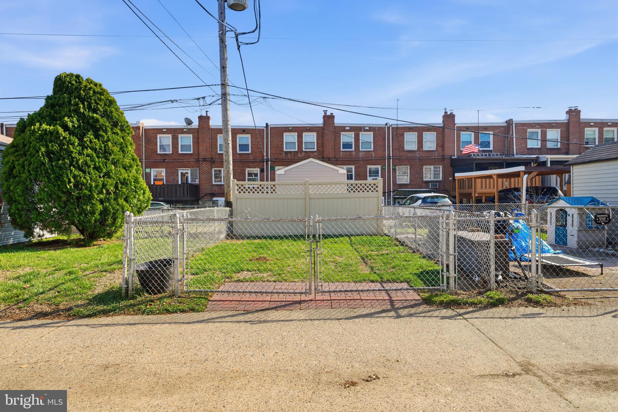 ACADEMY GARDENS - Residential