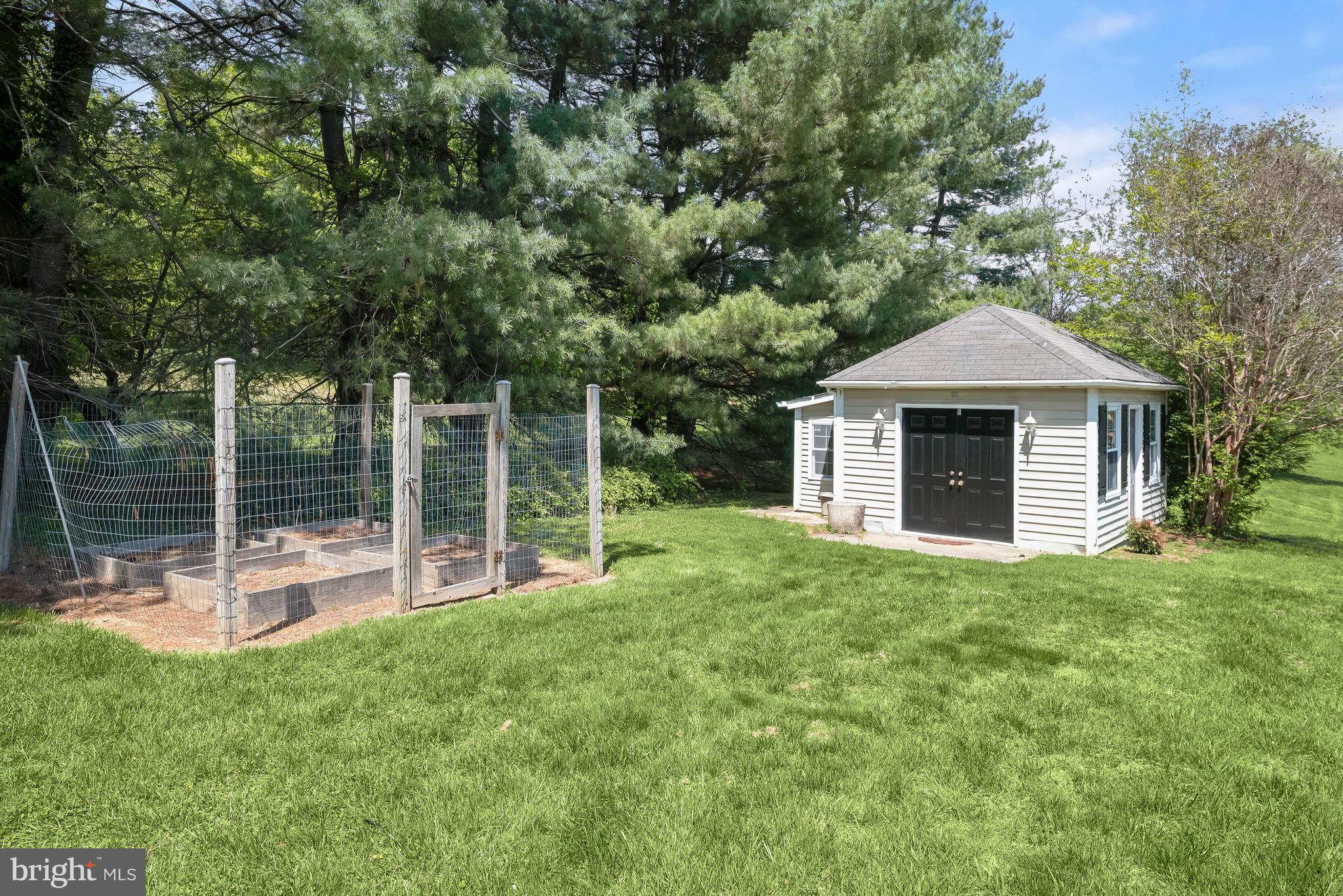 ASHTON MEADOWS - Residential