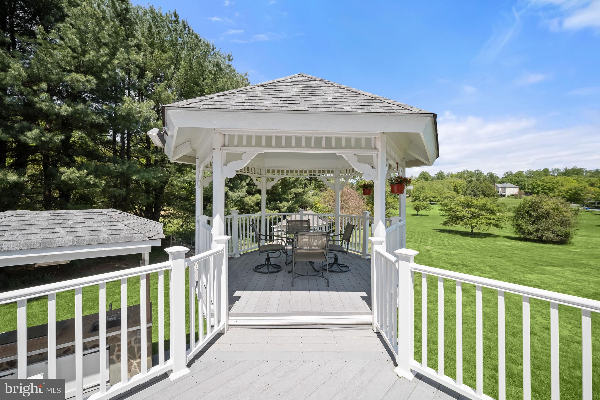 ASHTON MEADOWS - Residential