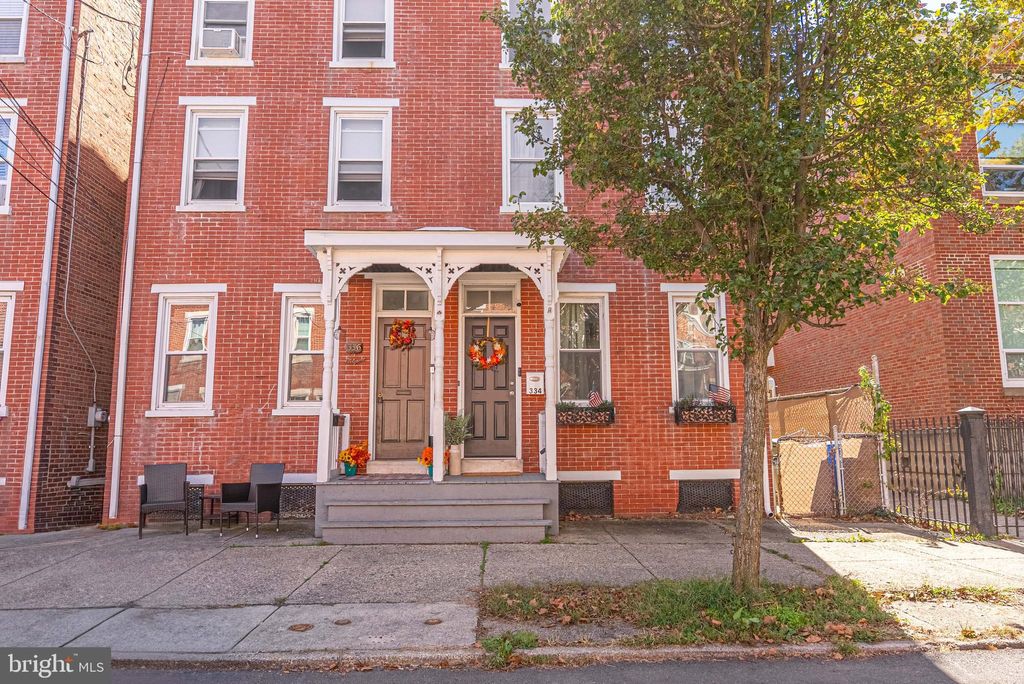 Photo of 334 Barclay Street, BURLINGTON, NJ 08016 (MLS # NJBL2097104)