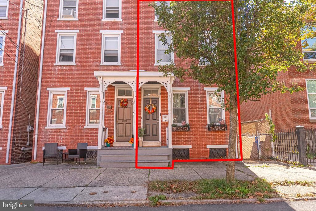 Photo of 334 Barclay Street, BURLINGTON, NJ 08016 (MLS # NJBL2097104)