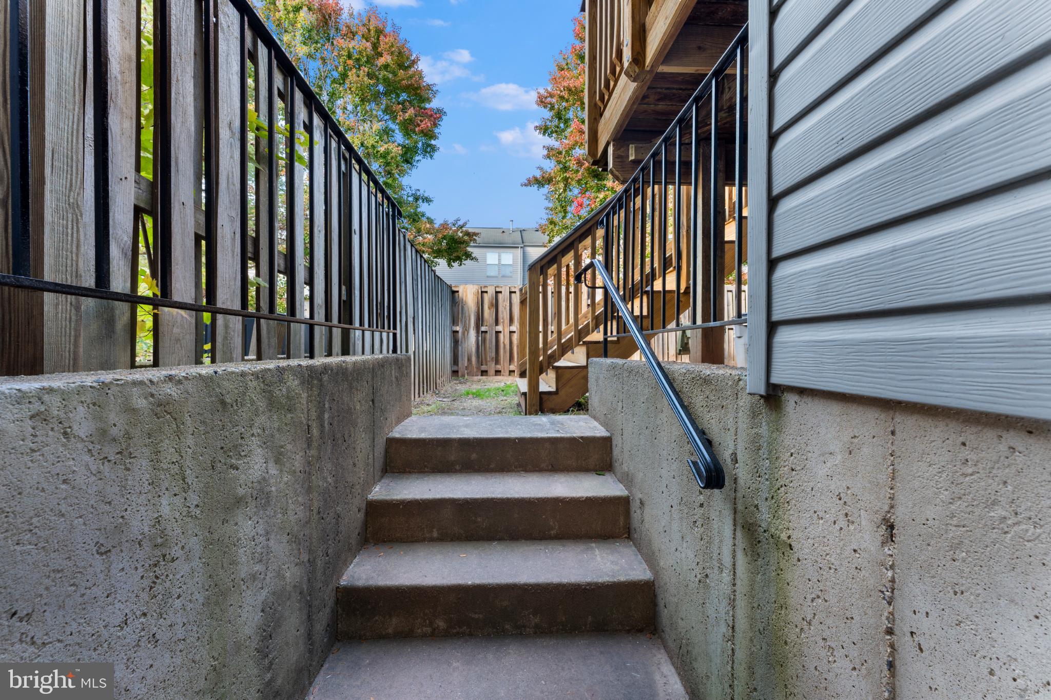 WELLINGTON/CLOVERHILL - Residential