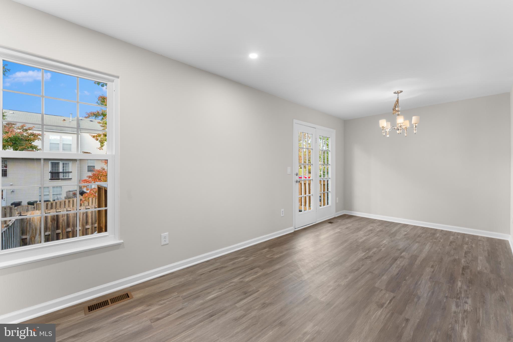 WELLINGTON/CLOVERHILL - Residential