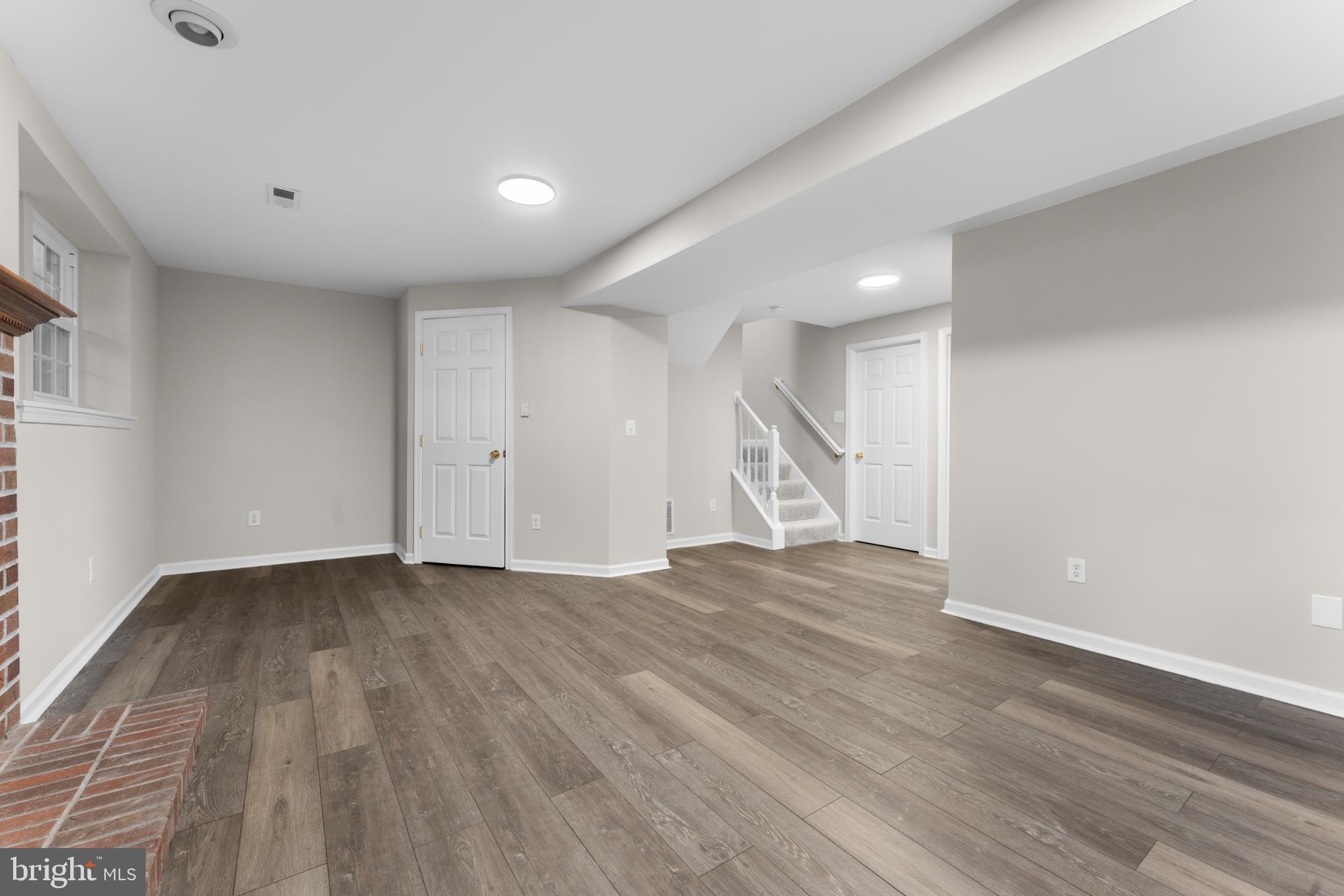 WELLINGTON/CLOVERHILL - Residential