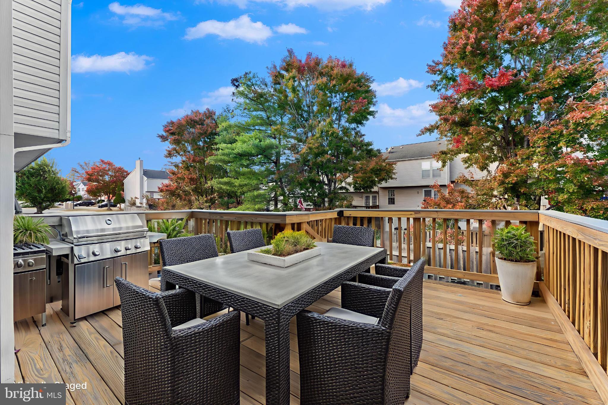 WELLINGTON/CLOVERHILL - Residential