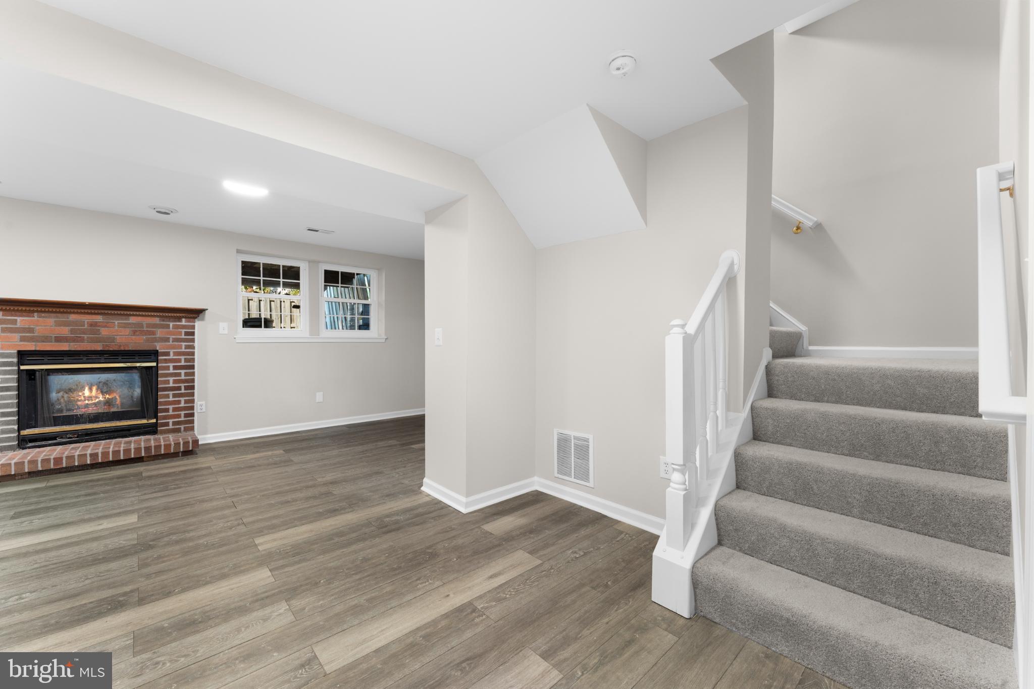 WELLINGTON/CLOVERHILL - Residential