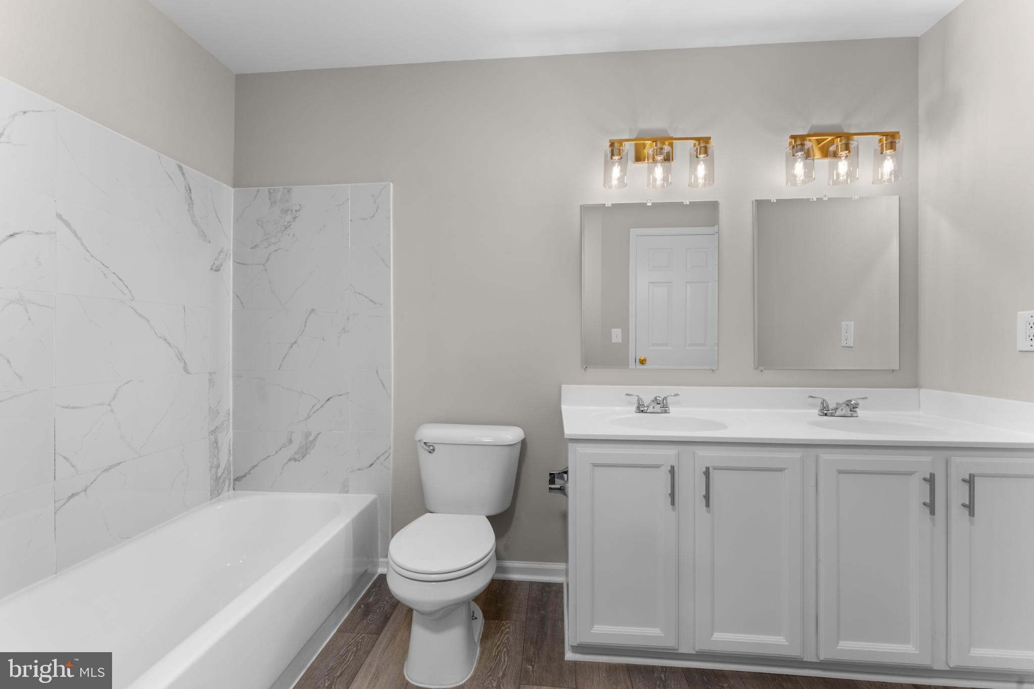 WELLINGTON/CLOVERHILL - Residential