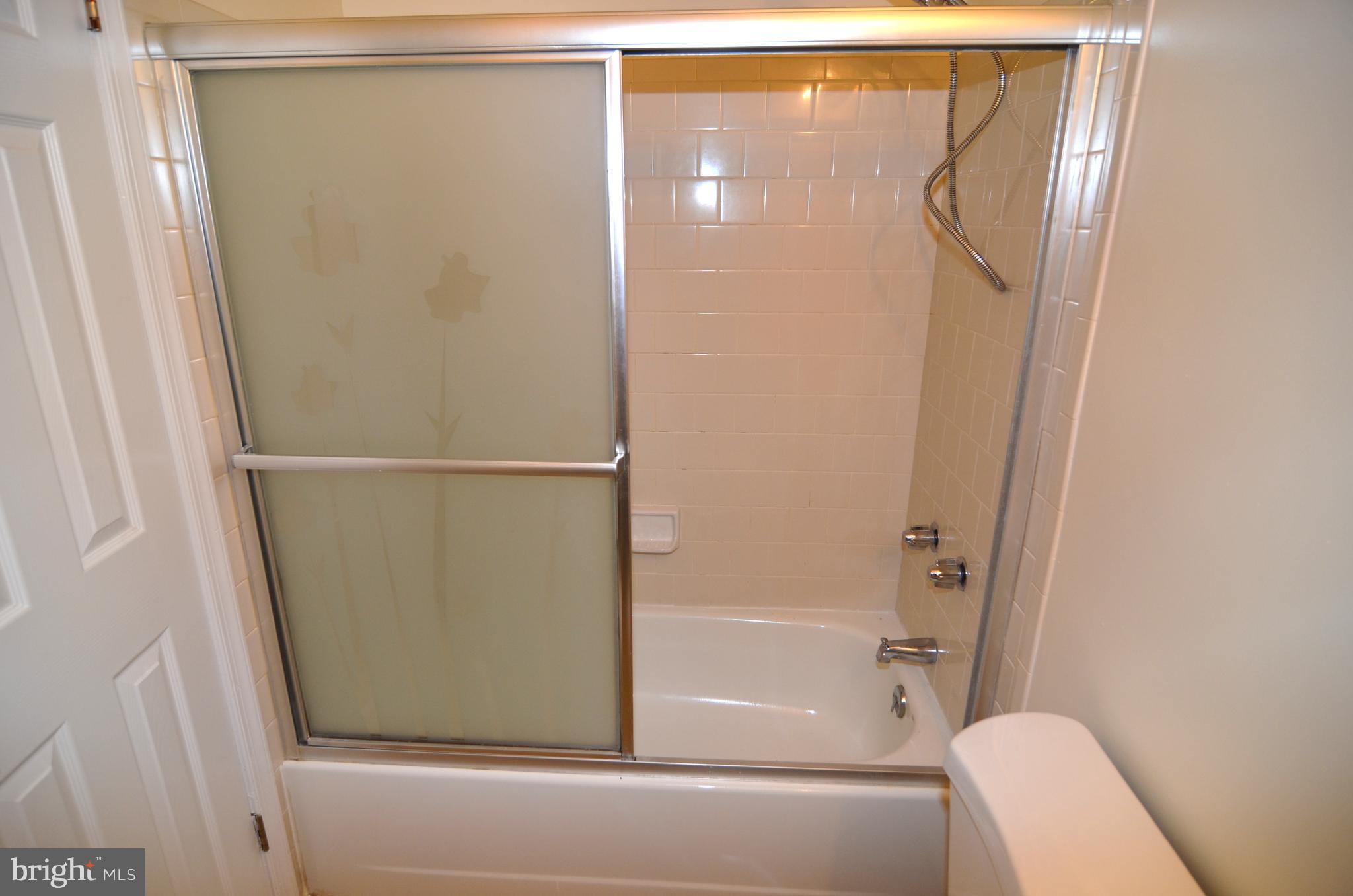 ST CHARLES SUB - WAKEFIELD - Residential Lease