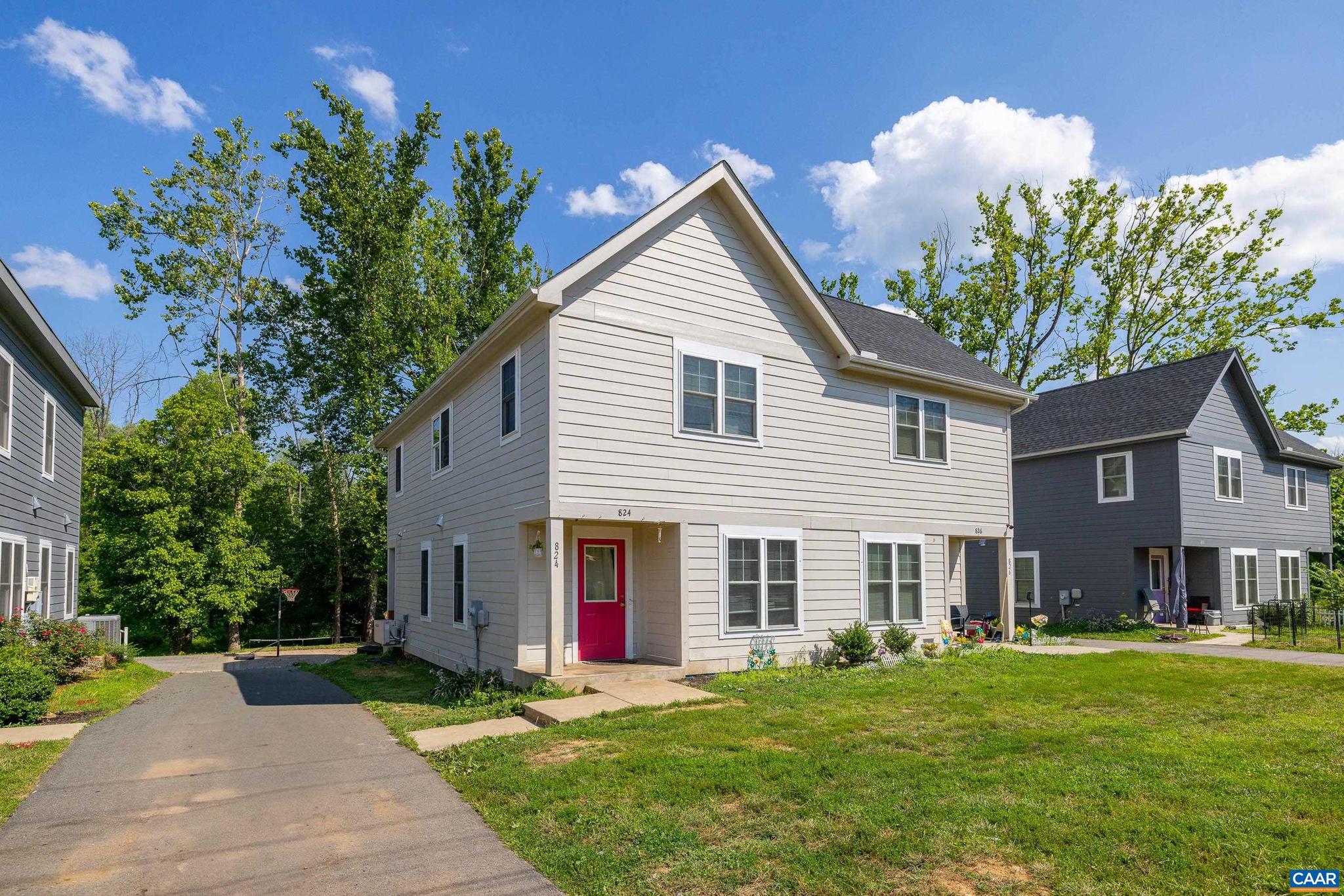 824 NASSAU ST