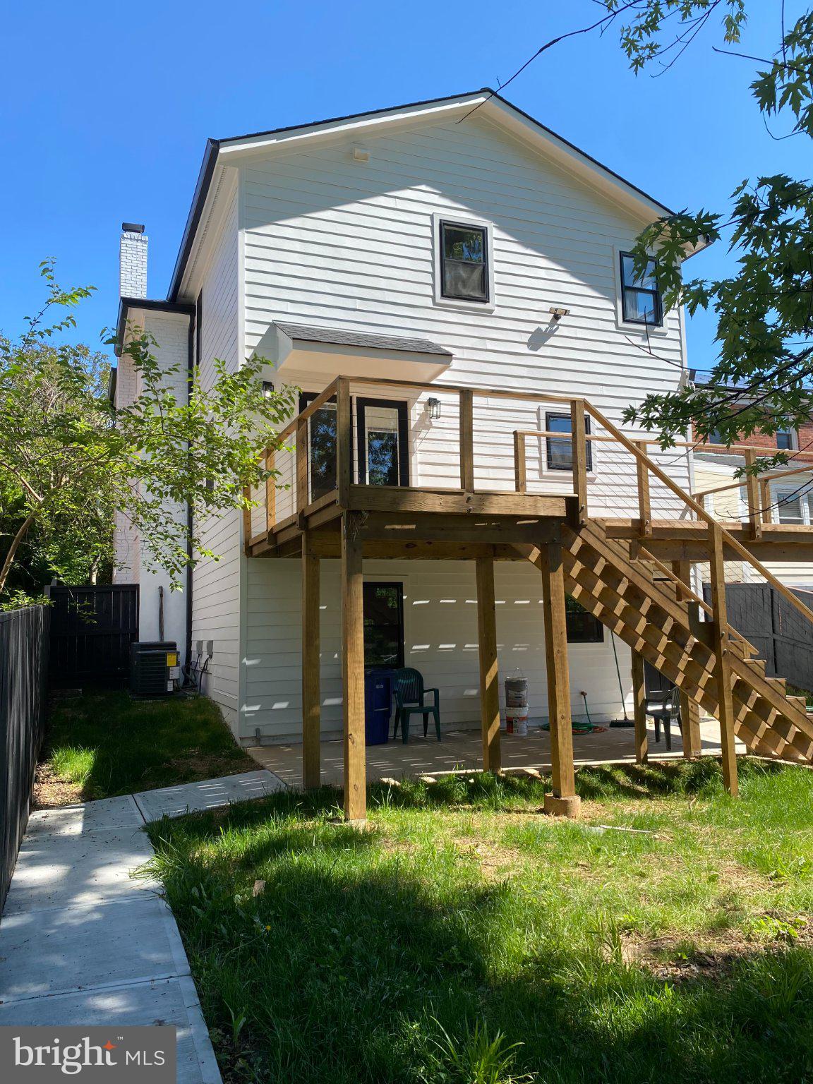 2831 OTIS STREET NE