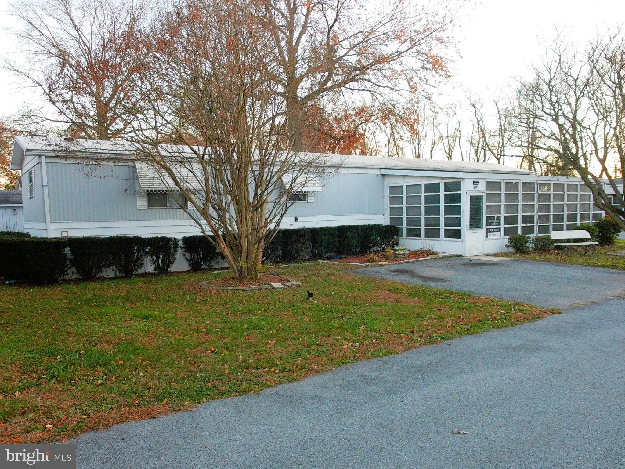 323 JEAN BRADLEY CIRCLE 321