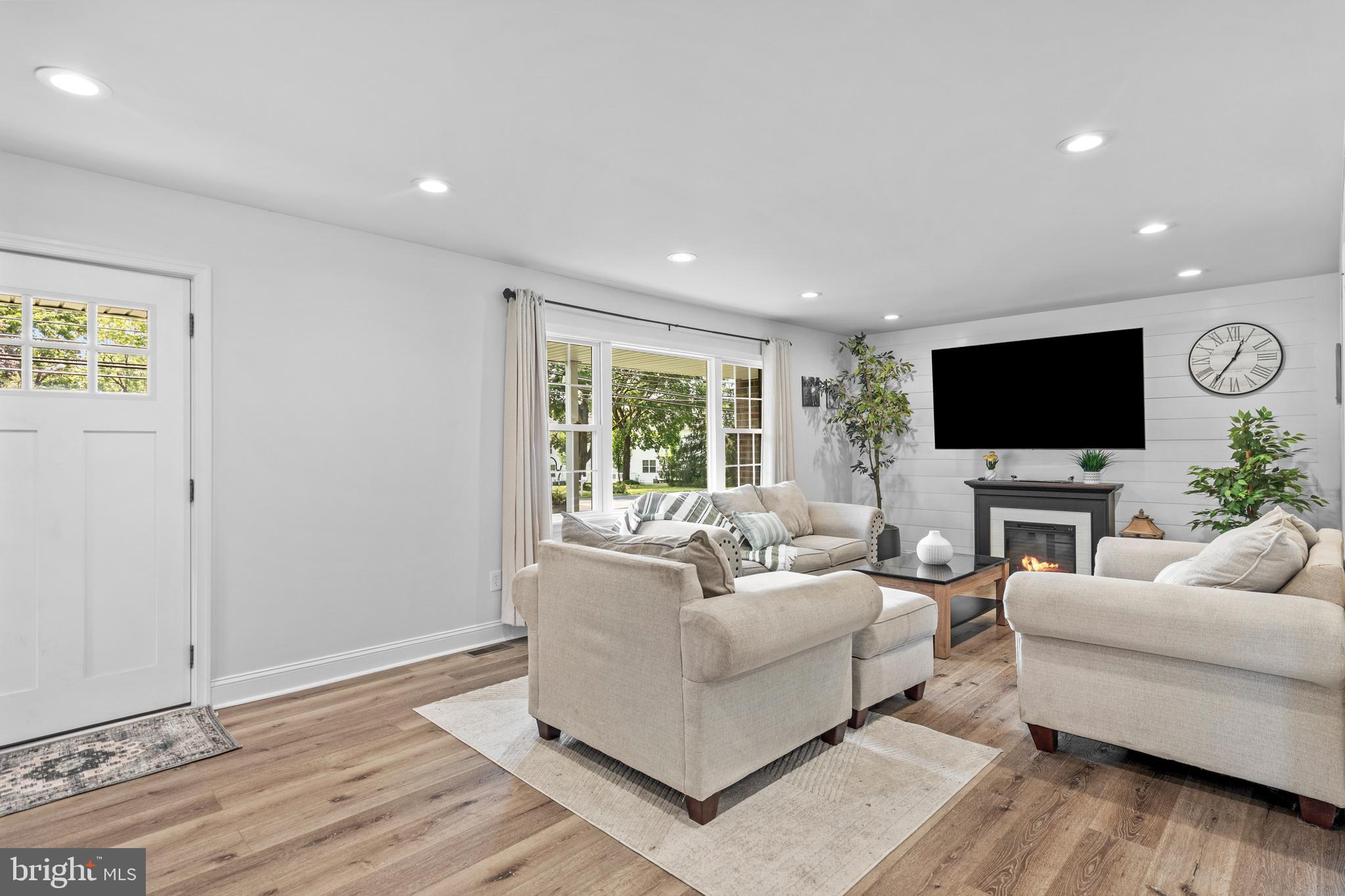 2207 OLD ARCH ROAD