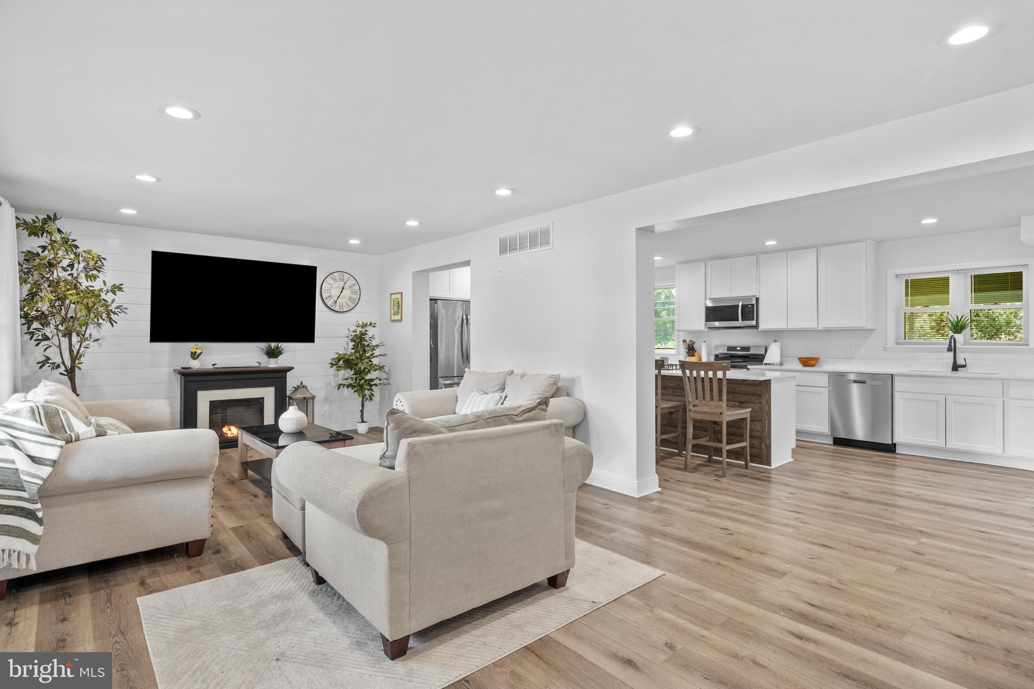 2207 OLD ARCH ROAD