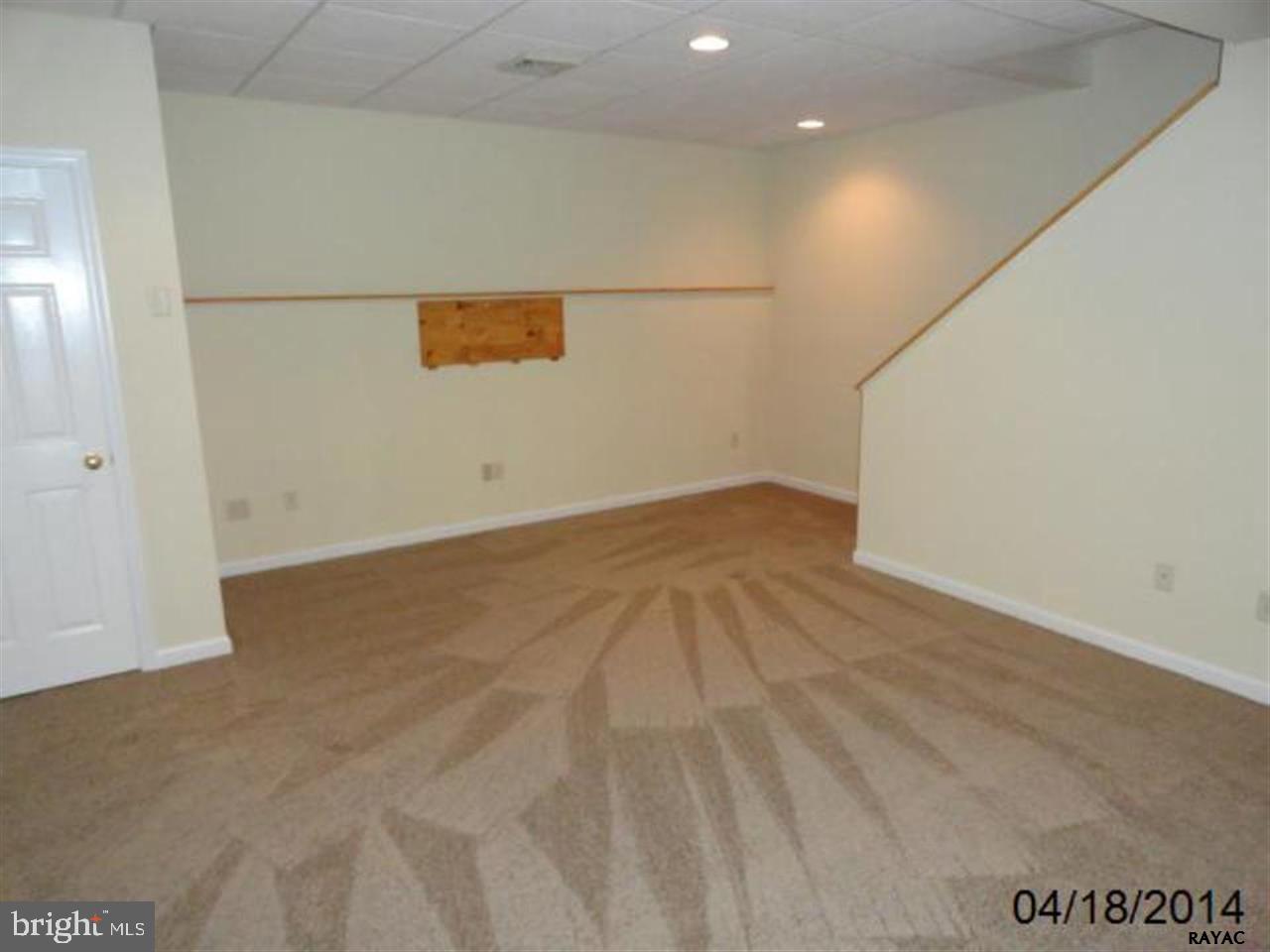 COLONIAL HILLS - Residential