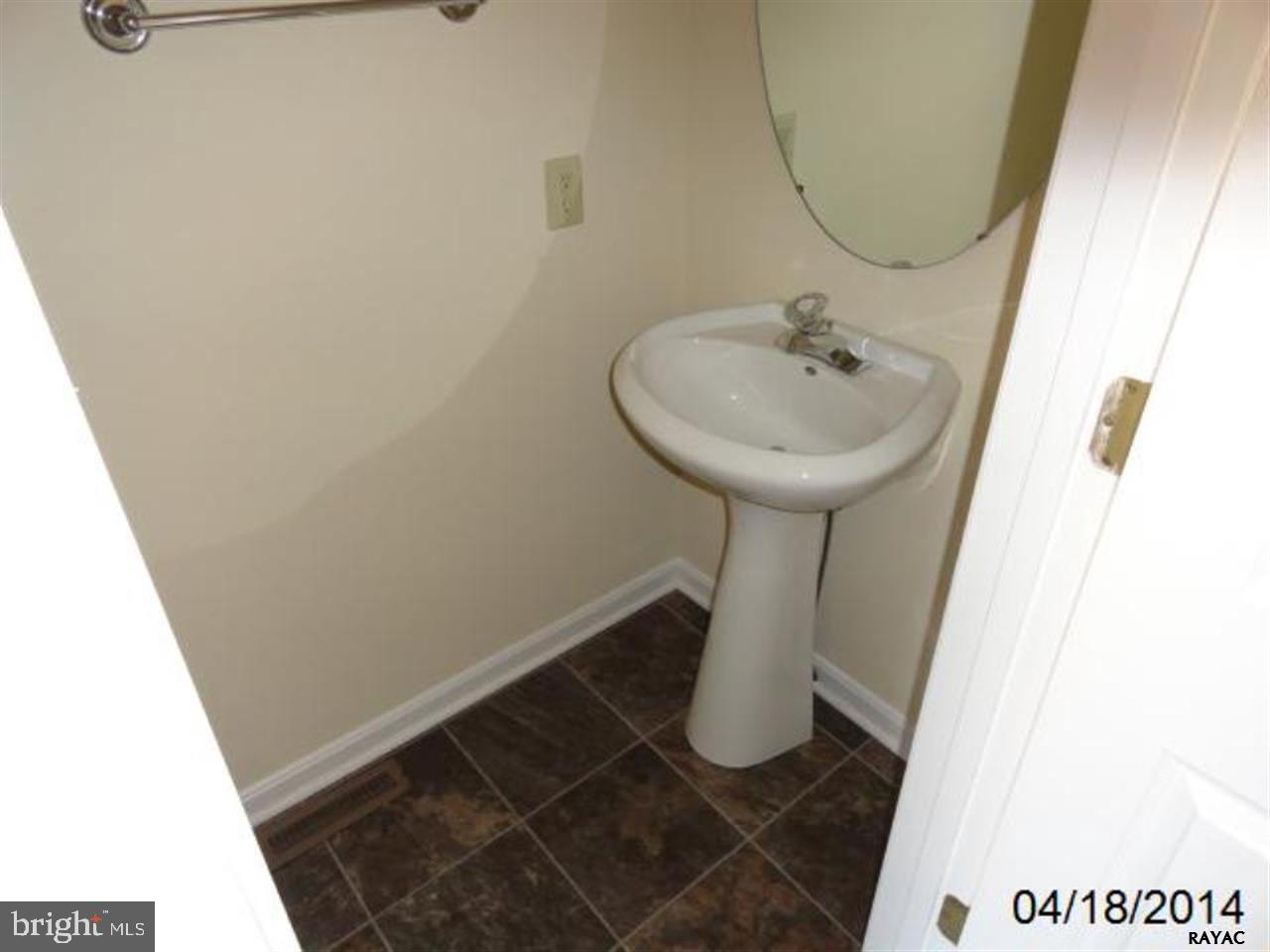 COLONIAL HILLS - Residential
