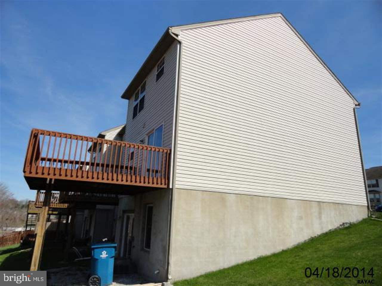 COLONIAL HILLS - Residential