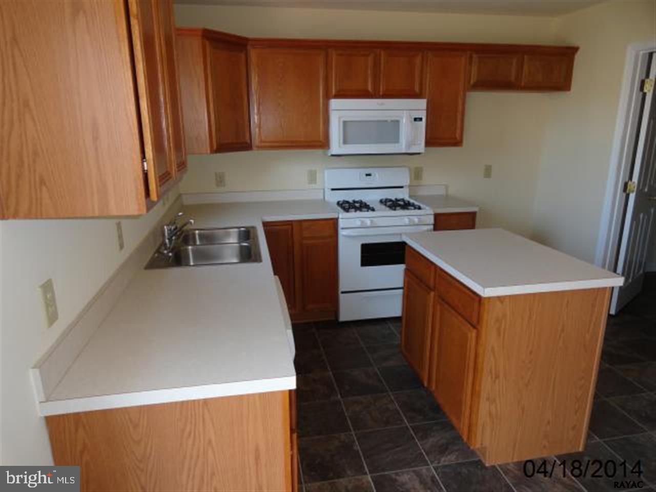 COLONIAL HILLS - Residential