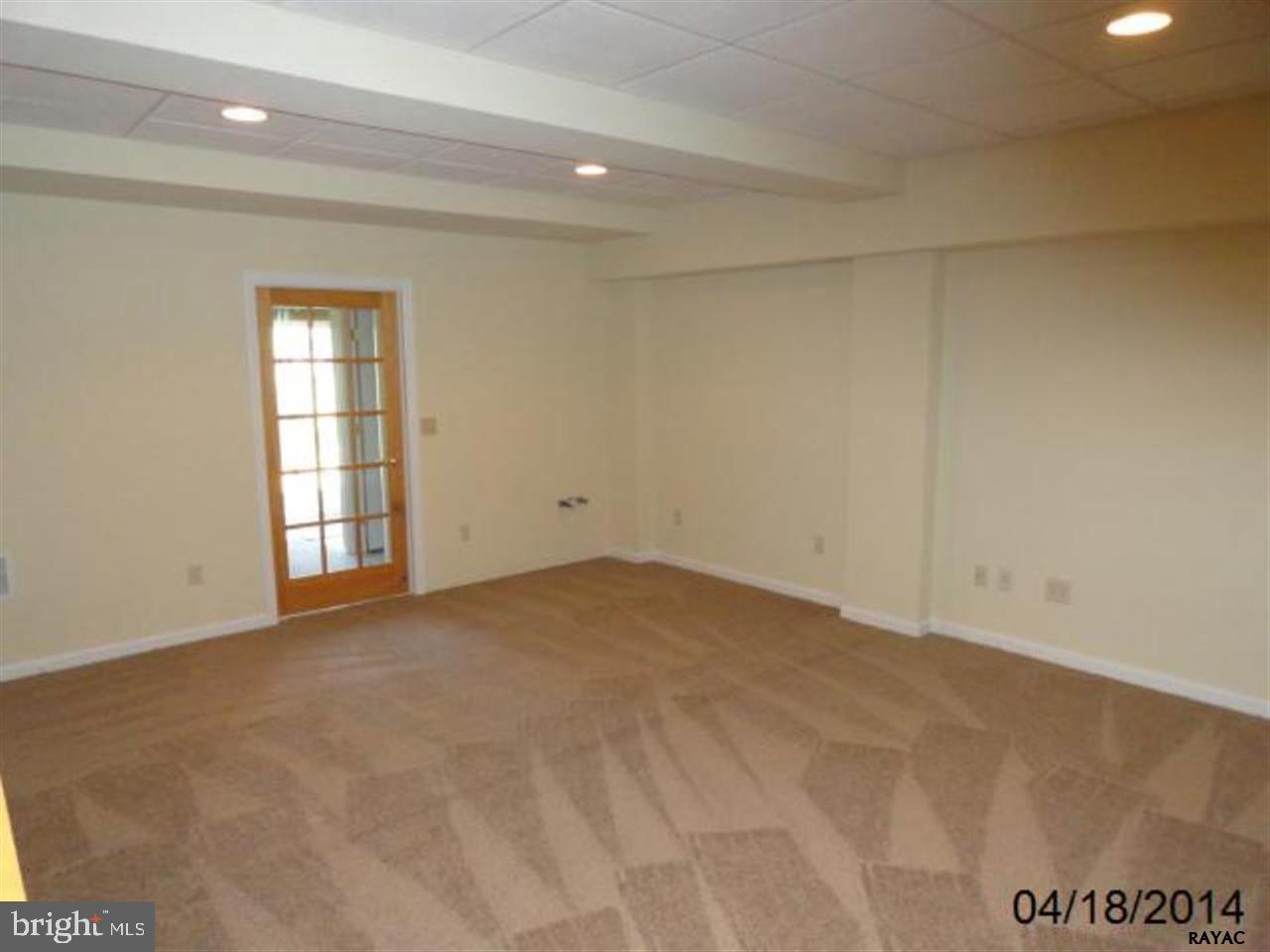 COLONIAL HILLS - Residential