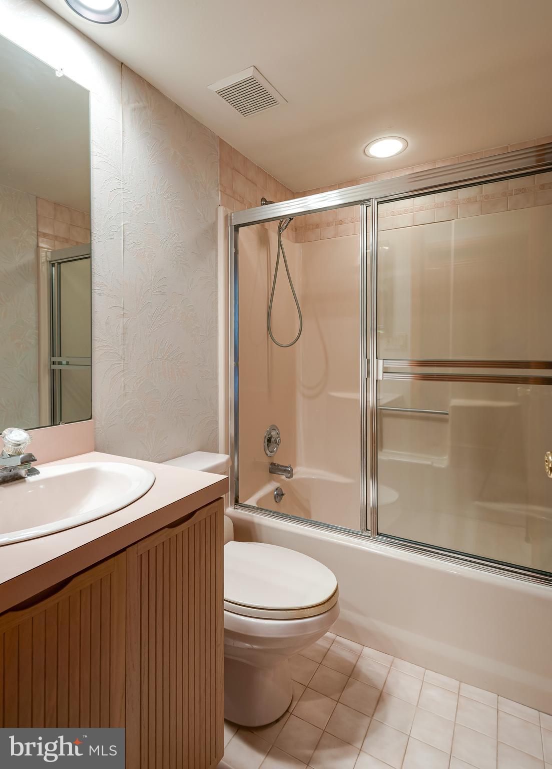 GLENHARDIE - Residential