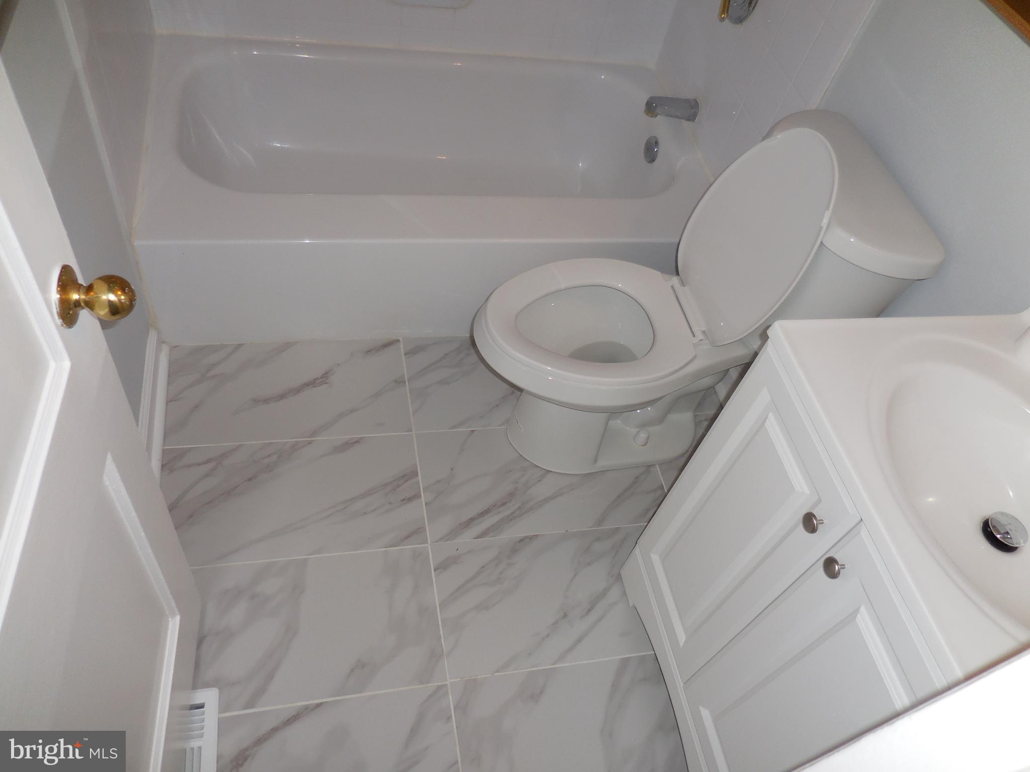 BALLARD GARDENS - Residential Lease