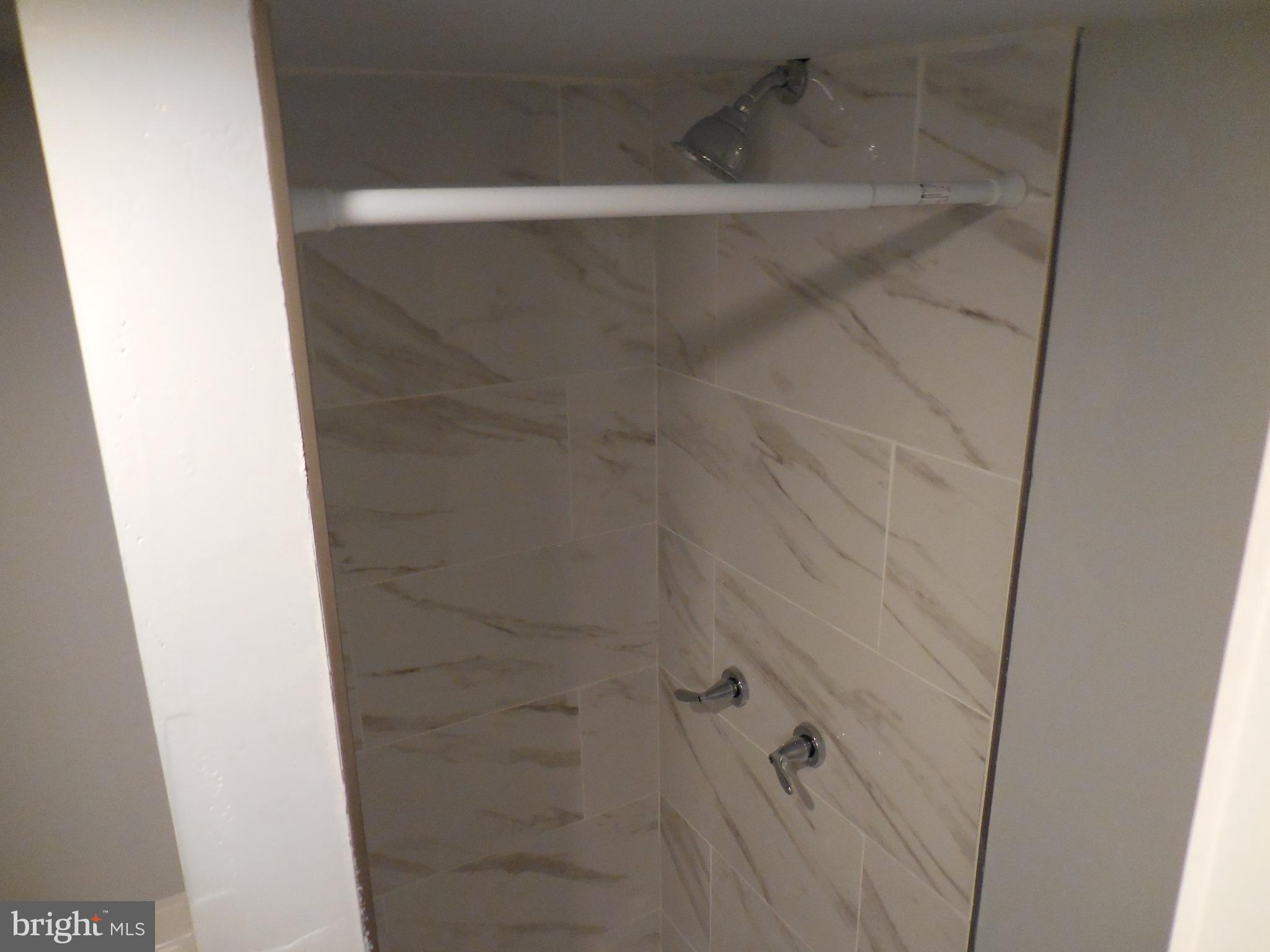 BALLARD GARDENS - Residential Lease