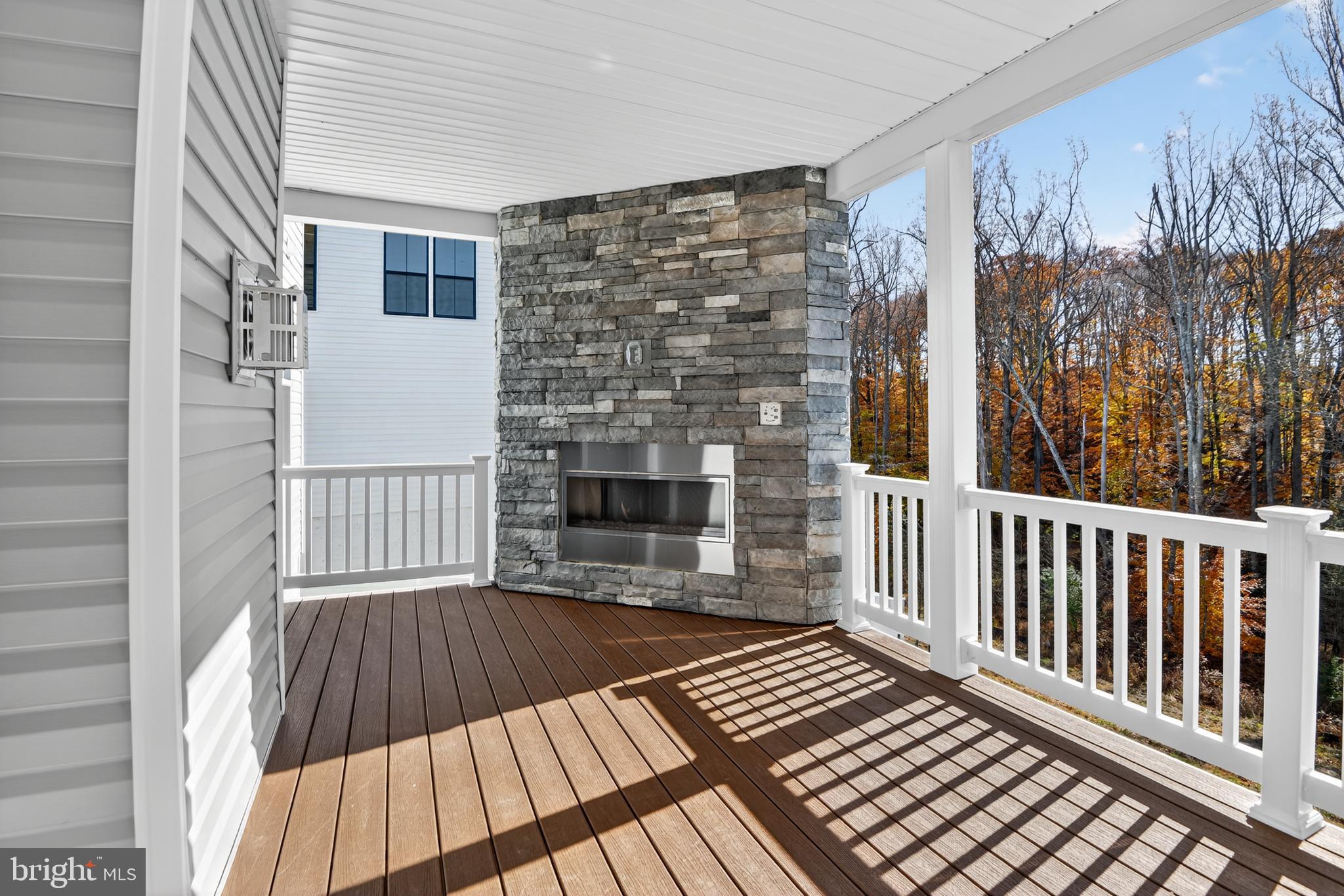 SOUTH LAKE - Residential