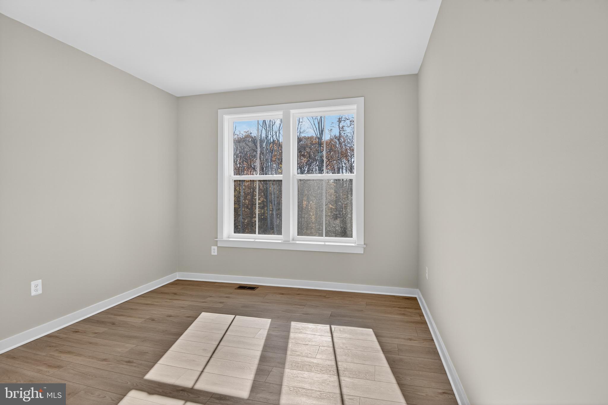 SOUTH LAKE - Residential