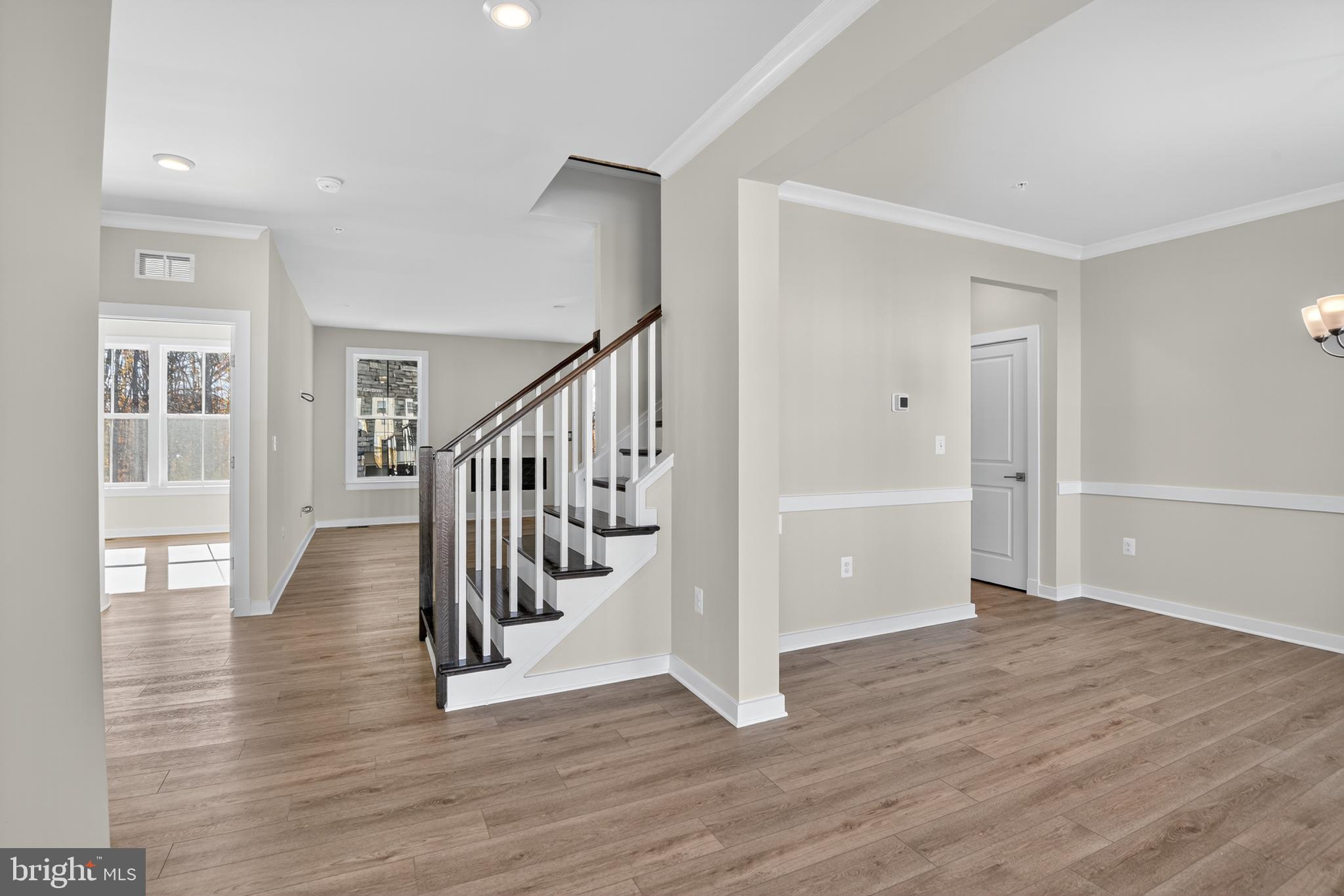 SOUTH LAKE - Residential