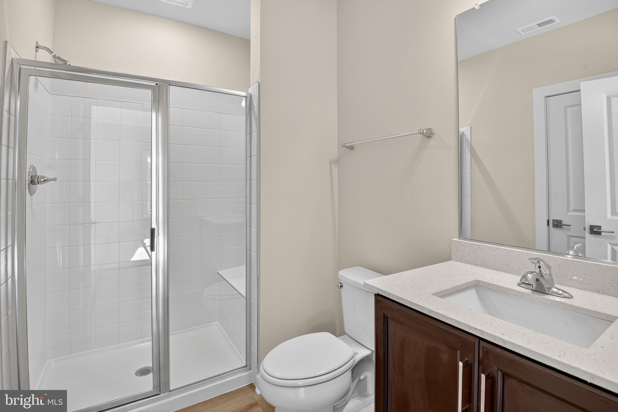 SOUTH LAKE - Residential