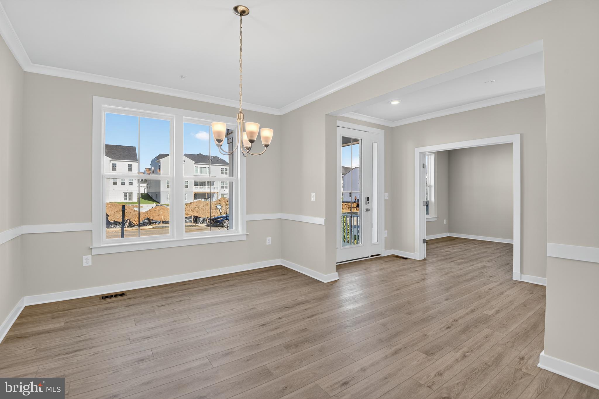 SOUTH LAKE - Residential