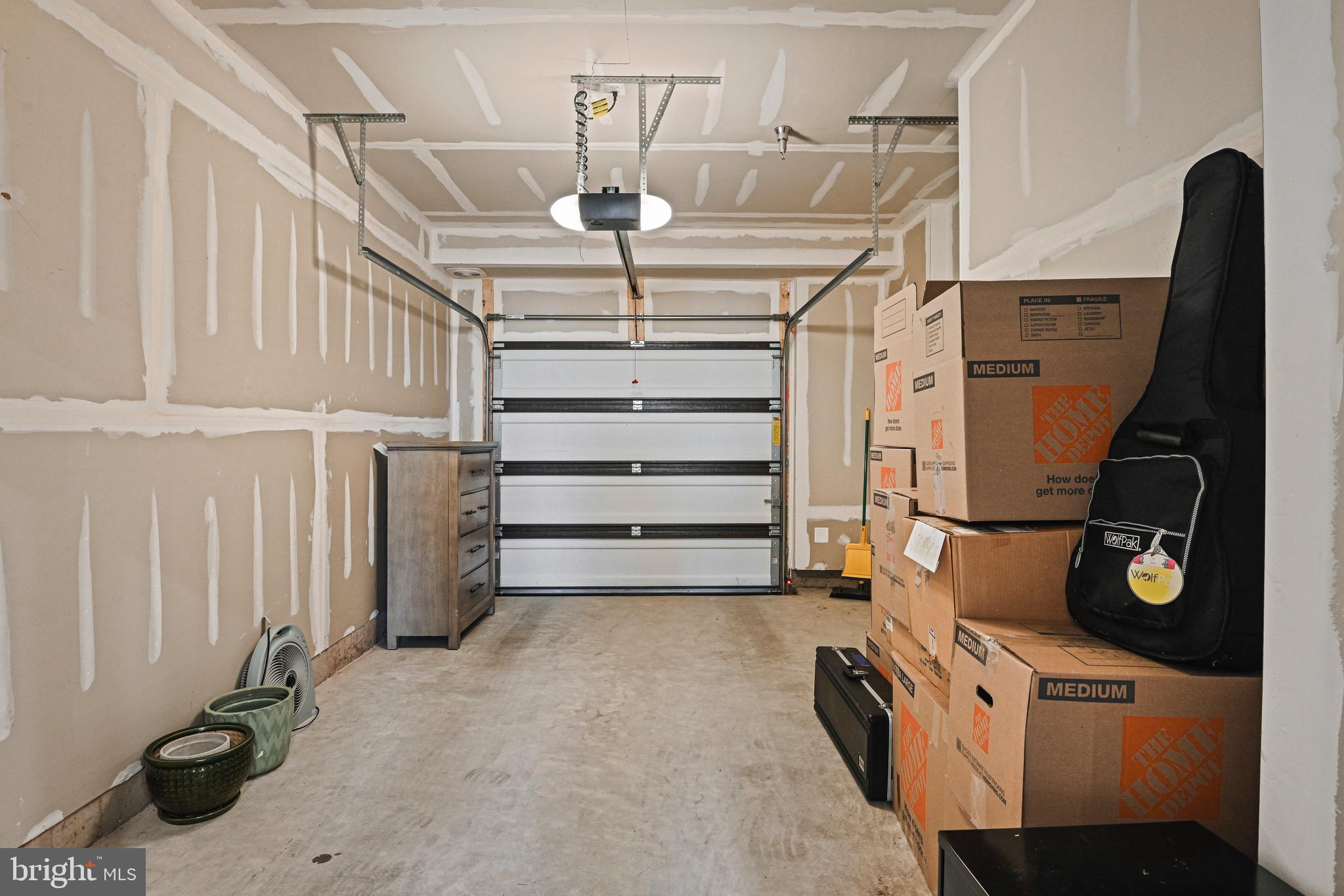 ASHBROOK - Residential Lease